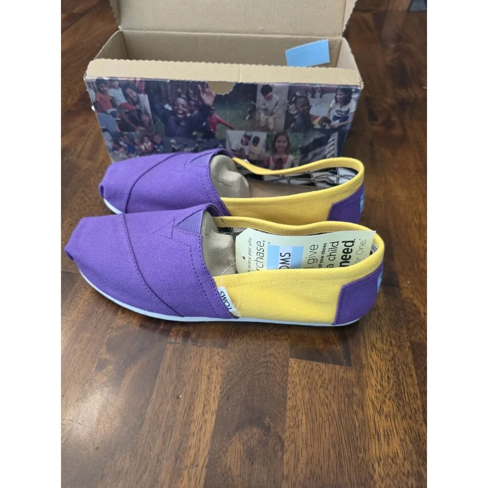 TOMS Womens  CAMPUS CLASSICS CANVAS SHOES UNIVERSITY OF EAST CAROLINA US SIZE 7
